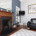 Joivy Fantastic New Town Flat With Shared Garden